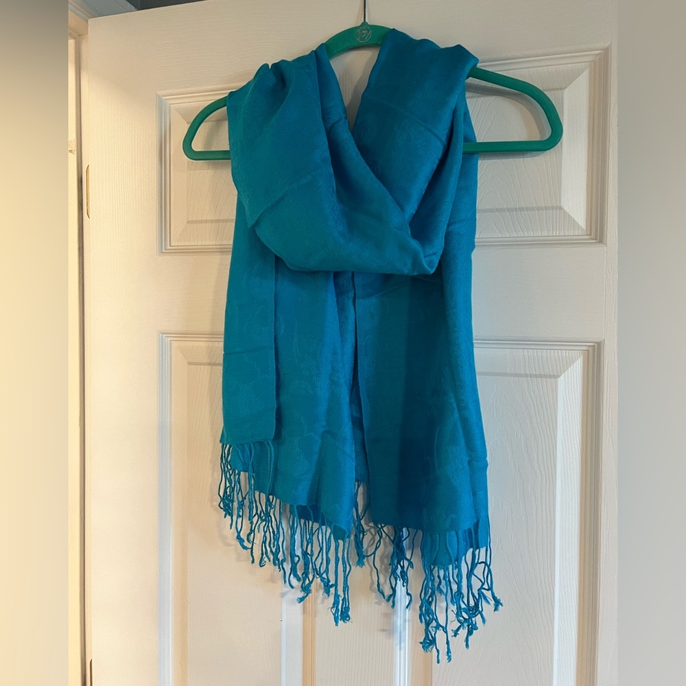 Pashmina scarf in blue.
